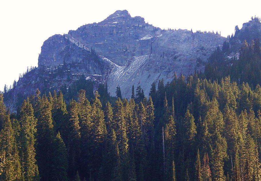 Dewey Lake and Chinook Pass on the Pacific Crest Trail
