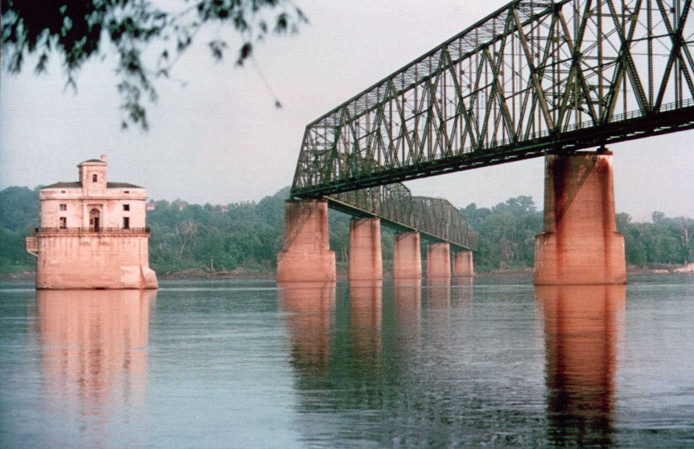 Chain of Rocks Bridge, St. Louis on Route 66