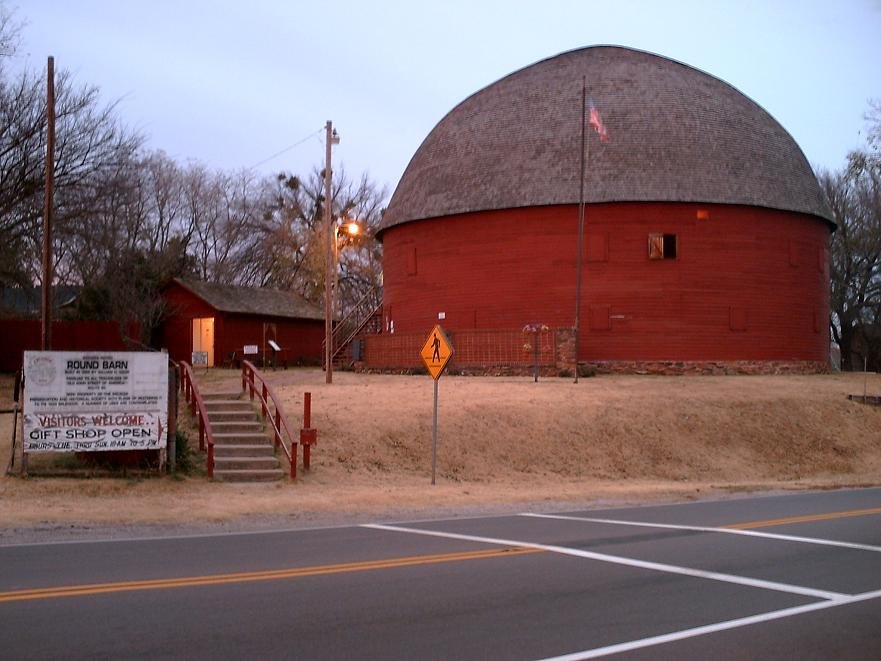 Arcadia OK (Round Barn & POPS) on Route 66