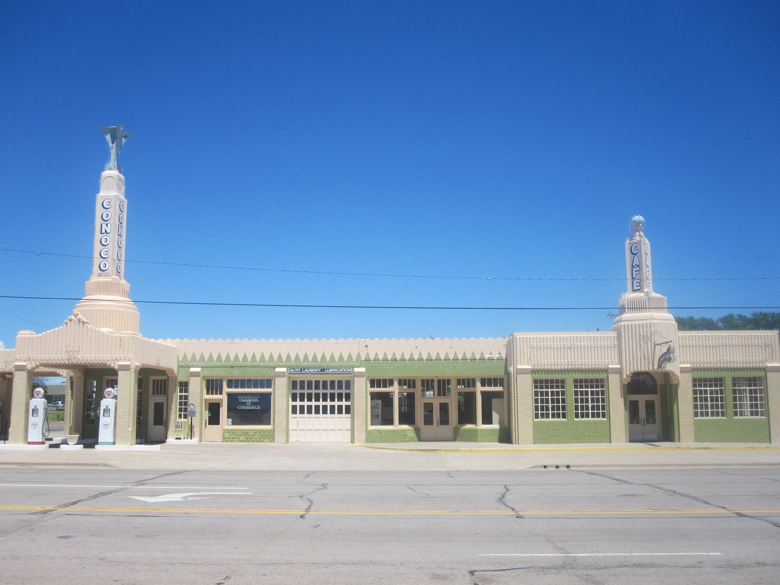 Shamrock TX (Tower Station & U-Drop Inn) on Route 66