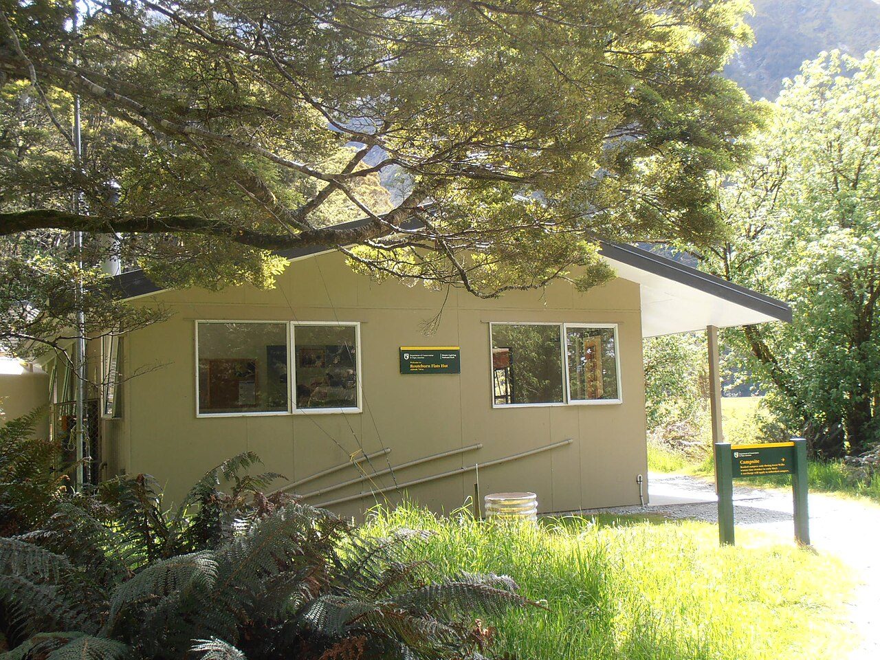 Routeburn Flats Hut on the Routeburn Track