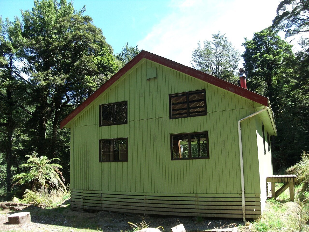 Waitewaewae Hut on Te Araroa