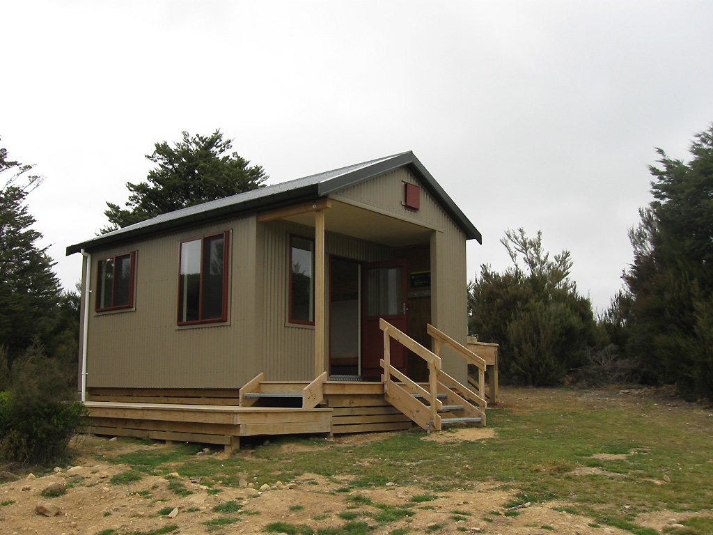 Red Hills Hut on Te Araroa