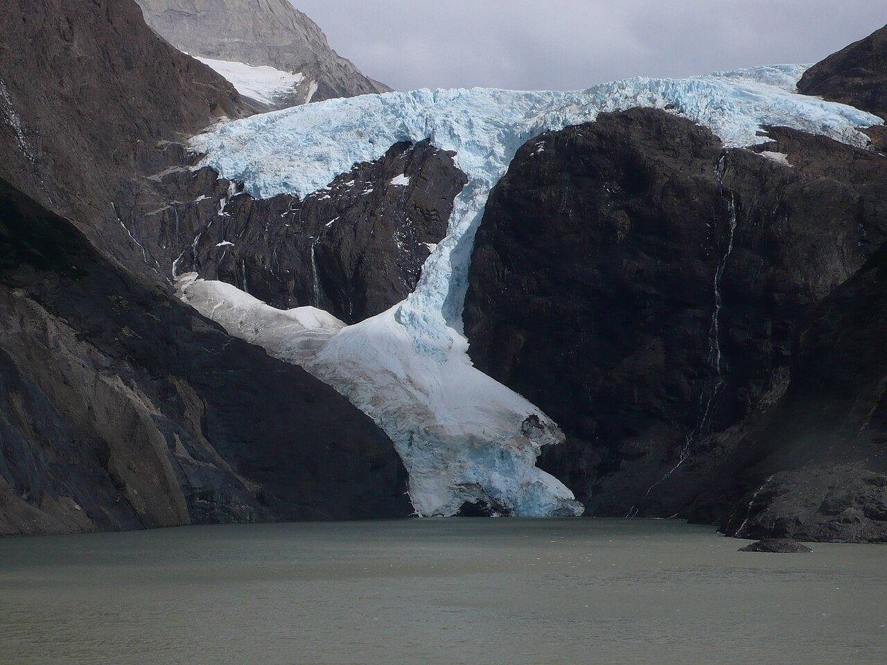 Campamento Los Perros on Torres del Paine (O Circuit)